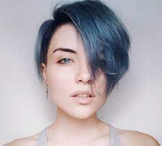 Want to know how to style them the right way? 7 Inspirational Ways To Style Emo Bangs Like It S 2018 Not 2004