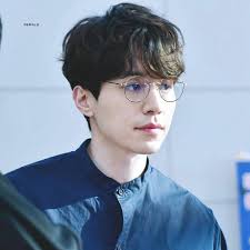 Welcome to your daily dose of lee dong wook content the aim is to 1 boost your seratonin 2 create a safe space where you can share your impressions about the dramas. Lee Dong Wook Glasses 960x960 Wallpaper Teahub Io