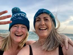 Another lovely morning, and another calm sea. Twelve of us including Ann  Anderson who popped down to see us. Forty five minutes done with the sea  temperature about 15/16°c.