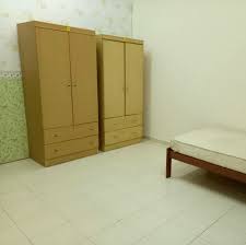 Dalam kejadian 3.50 pagi itu, lelaki dipercayai pengawal keselamatan itu memecah masuk rumah disewa penuntut universiti. Rumah Sewa Kuala Terengganu Home Facebook