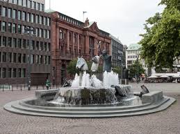 File Neptunbrunnen Auf Dem Domshof In Bremen Jpg Wikimedia Commons