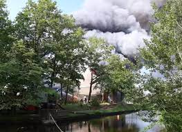 Na een gaslek is woensdagochtend een grote brand uitgebroken in het hoofdgebouw van vakantiepark beekse bergen. H1p9vvgdnesubm