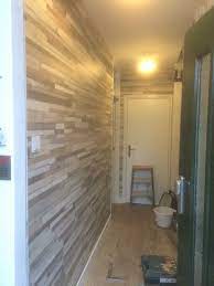 laminaat op gang muur laminaat muur interieur ideeen
