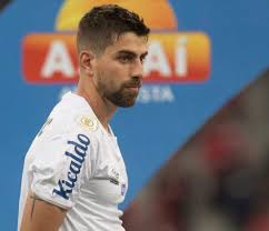 An arrival confirmed by the player himself. Sem Fazer Faltas No Brasileirao Luan Peres Valoriza Bons Numeros Pelo Santos