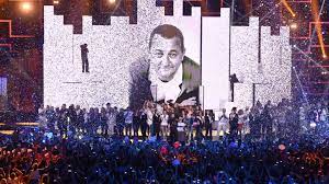 Le clip de la chanson on fait le show, chanson interprétée par la troupe des enfoirés, vient d'être dévoilé ce lundi matin, en attendant la sortie de une trentaine d'artistes interprètent le single des enfoirés 2018, on fait le show, disponible sur les plateformes de téléchargement légal : On Fait Le Show C Est Le Titre De La Nouvelle Chanson Des Enfoires Ecrite Par Soprano