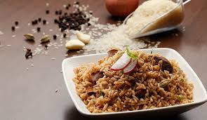 Whereever we go, when it comes to briyani we all expect quality and taste. Why Thalappakatti Dindigul Thalappakatti Restaurant