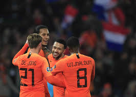 Wolfsburgs torjäger wout weghorst und der mainzer abwehrspieler jeremiah st. Deutschland In Em Qualifikation In Holland Der Oranje Fussball Lebt Wieder