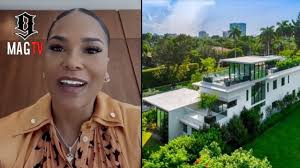 Chad Ochocinco's Fiancee Sharelle Rosado Tours A $6.5M Mordern Miami  Mansion! 🏡