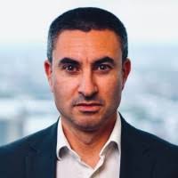 6100+ “Curtis &” profil