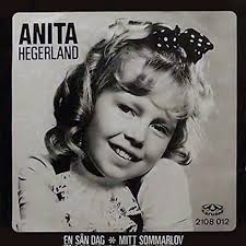 Då ska vi fira midsommar i dagarna två innan vi sätter oss på flyget till vårt andra hem. Anita Hegerland En San Dag Mitt Sommarlov Discogs
