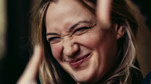 Mona Mina Leon: 'Toen '1985' op tv kwam, was mijn relatie net gedaan. Dat  was geen droomcombo'