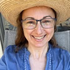 Lori Heffner's Instagram, Twitter & Facebook