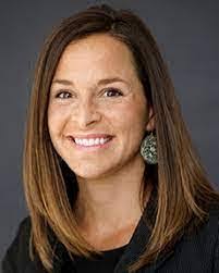 Kristen Pyle's Instagram, Twitter & Facebook