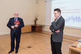 Zgodnie z wyjaśnieniami dsc kprm praca jest sprzeczna z obowiązkami służbowymi, jeśli może: Serwis Prasowy