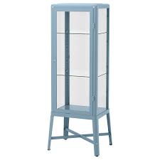 Ikea Fabrikor Vitrine Bleu Une Vitrine Permet De Presenter Et De Proteger Vos Verres Ou Vot Armoire Avec Portes Vitrees Porte Coulissante Verre Glass Door