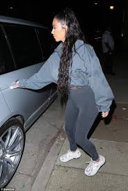 Broke Girl S Guide To Dressing Like Kim Kardashian 25 Pics Kim Kardashian Outfits Kim Kardashian Yeezy Kardashian Outfit
