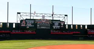 Debido al alto numero de casos reportados en arizona, la ciudad de phoenix votó por cerrar los parques de béisbol, trayendo con ello una situación no antes vista en la historia de la cybl, fueron tres las divisiones que no pudieron llegar a la gran final por dicha clausura de los campos. Cactus Yards First Look At Gilbert S Newly Renovated Park With 8 Replica Baseball Stadiums