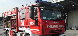 Comando provinciale vigili del fuoco napoli. Incendiato Furgone A Torre Del Greco Indagano I Carabinieri La Torre 1905
