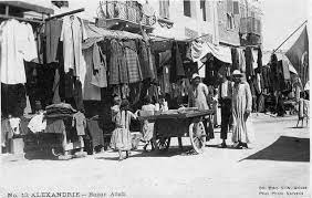 سوق الكانتو يعد ساحة غائرة في قلب حي العطارين بالإسكندرية تعود حكايته إلى نهايات القرن التاسع عشر بعد الاحتلال الإنجليزي لمصر حيث انتشرت المعسكرات الإ egypte