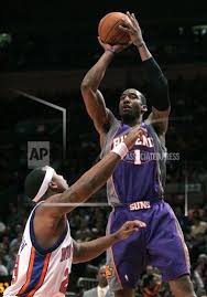 Madison Square Garden 2009 This Image Shows Former Nba All Star Amare Stoudemire Shooting A Shot Over New York Knicks Basketball Knicks Nba Basketball Game