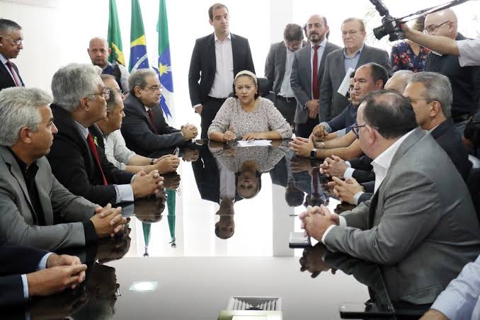 Resultado de imagem para GOVERNADORA FATIMA COM PREFEITOS DO RN FOTOS"
