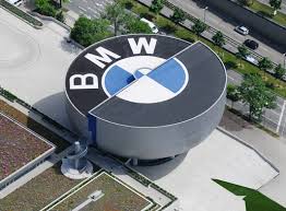 Die offizielle website von bmw deutschland: Glasbrucke Im Bmw Museum In Munchen Glas Kultur Baunetz Wissen