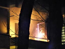 Midden in een natuurrijke omgeving, midden in de provincie utrecht vind je thermen soesterberg. Brand In Flatwoning Door Vuurwerk Brandweer Soest Soesterberg