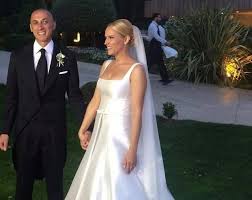 Είναι μια κούκλα η ηθοποιός. Pantreythkan Elena Ashmakopoyloy Kai Mproyno Tsirilo Fwto Patras Events