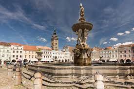 Toto velkolepé barokní dílo bylo vybudováno v letech 1721 až 1727. Samson Brunnen Samsonova Kasna Budejce Cz Touristisches Portal Budweis
