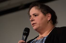 Iqaluit city council candidates discuss priorities at all-candidates forum