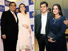 Mukesh Ambani: Love conquers all: When Mukesh Ambani proposed to Nita at a  signal; Bhavish Aggarwal's broke coffee dates - The Economic Times