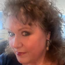 Done a bit of work since yesterday but not sure about hanging rug.I though  maybe I should buy a old fashioned picture and hand instead?Any suggestions  welcome.