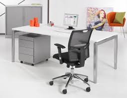 75 cm breit und obendrein als eckschreibtisch verfügbar. Schreibtisch Serie E1 Hohenverstellbar 120 X 60 Cm 233 00 Euro