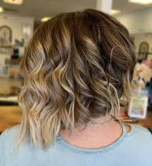 Short wavy haircuts and hairstyles are versatile: 25 Of The Lovliest Short Wavy Hairstyles Trending Right Now