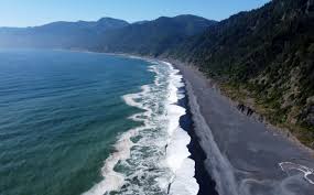 Little black sands beach is located at the north end of the small resort town of shelter cove. Vtjs Mqmlnc8lm