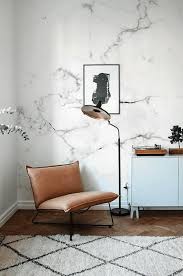 marmer look behang op de muur geeft de kamer een erg luxe uitstraling marble look wallpaper on the wall gives t marmeren behang kamer behang behang woonkamer