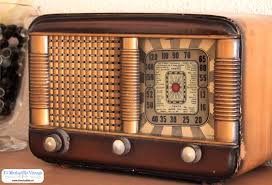 Resultado de imagen para fotos de radios antiguas de madera