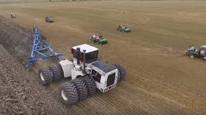 Il devient ainsi le camion le plus rapide du monde ! Big Bud 525 50 L Un Des Plus Gros Tracteurs Du Monde