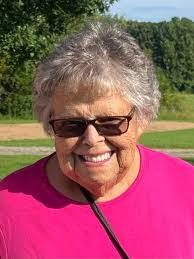 Sarah Midkiff's Instagram, Twitter & Facebook