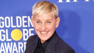 Ellen degeneres reveals her natural hair color for the 1st time. Ellen Degeneres Shows Off Hair Makeover With Swept Back Do Hollywood Life