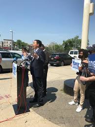 New york city mayoral candidate andrew yang is accusing the new york daily news of racism over a cartoon monday depicting him as a tourist arriving in the city on the subway. Ec8ny3xglfolgm