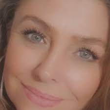 Anyone got a Authentic chilli 🌶️ vinegar recipe you bunch of pie 🥧  munchers TIA