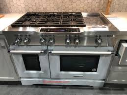 Kitchenaid Professional Range In White And Stainless Both Modern And Contemporary Kitchenaid Bouchea Kitchen Aid Freestanding Ranges Kitchenaid Professional