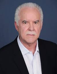 George Lopez" George Nieces a New Media Room (TV Episode 2007)