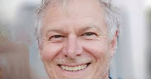 Un terrain d'entente: BIO, CV, CONTACTS, AGENDA