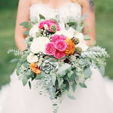 Here are ideas to rock such wedding. Boho Chic Wedding Flower Styles