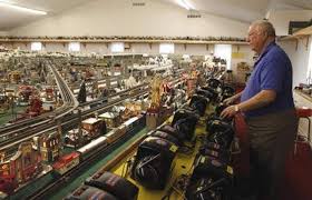 Lionel Trains Mile Long Lionel Train Set Fills 21 Car Garage At Oxford Ohio Home Model Trains Model Train Layouts Lionel Train Sets