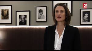 Le tourisme est un des secteurs clés de l'économie du continent. France 2 Dix Pour Cent Interview De Camille Cottin Youtube