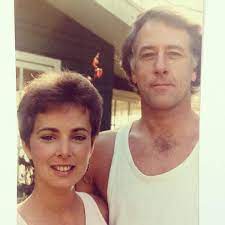 Birthday eve with the dream vacation partner, the star captioned the photo to her more than 27.6 million followers on instagram. Emily Ratajkowski On Twitter Mom And Dad 1987 Http T Co Marnxfnozg