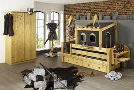 Hallo, wir verkaufen ein selbst gebautes ritterburg bett in der farbe kirsche. Kinderzimmer Kleine Ritterburg Einzelbett Mit Ritterturm Und Bettkasten Von Dolphin Gunstig Bestellen Skanmobler